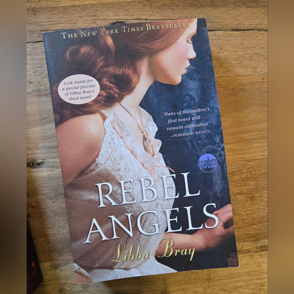 📚✨️Libba Bray Book Bundle – Rebel Angels & A Great and Terrible Beauty - New - Picture 5 of 8
